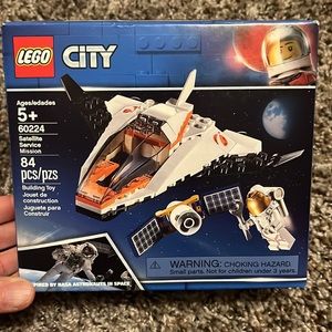 Lego City Set 60224 Satellite Service Mission Unopened Brand New